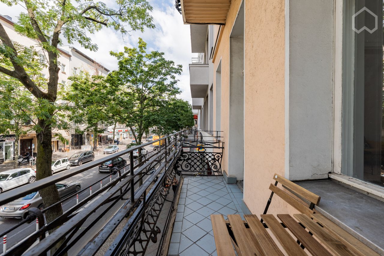 First letting after complete renovation! Charming, fully furnished apartment in top location 1-4 persons