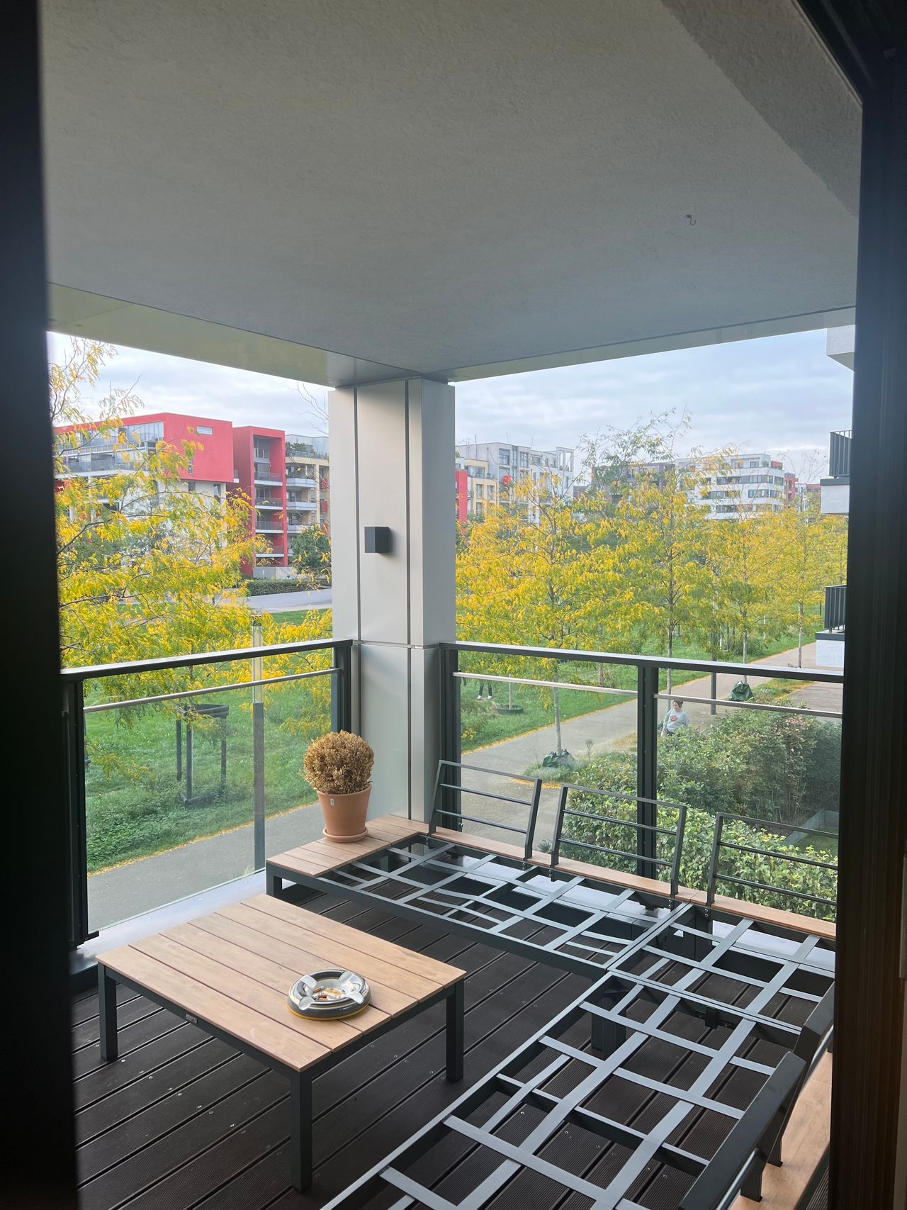Fine & bright apartment in Düsseldorf directly at the Park