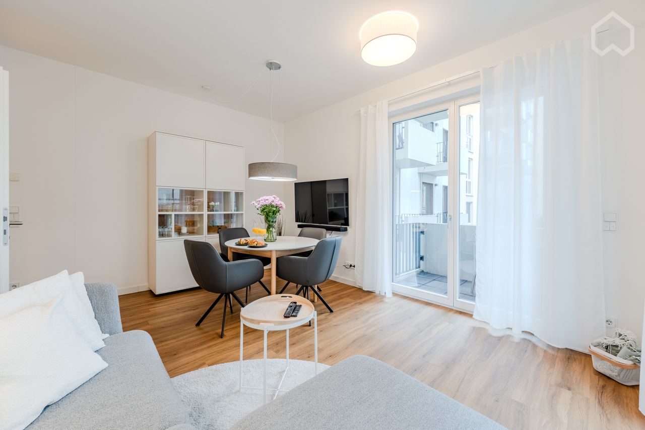 High-Quality 3-Room Apartment with 2 Bedrooms Near Charité, Berlin