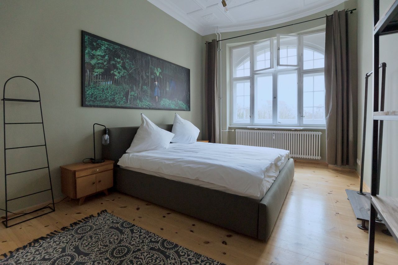 944 | Gorgeous 3 room Apartment Near Julius-Leber-Brücke