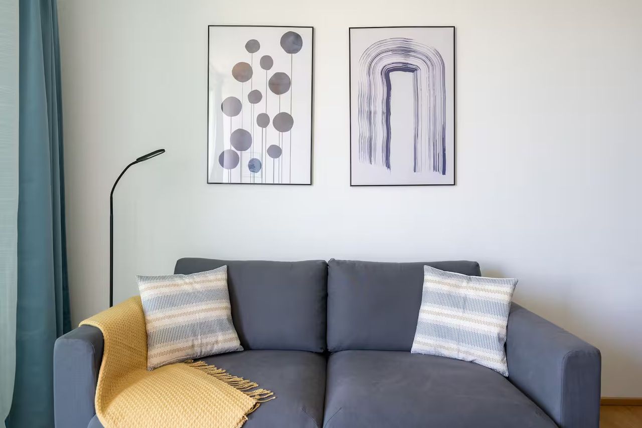 Modern city retreat with rooftop pool and concierge in central Vienna