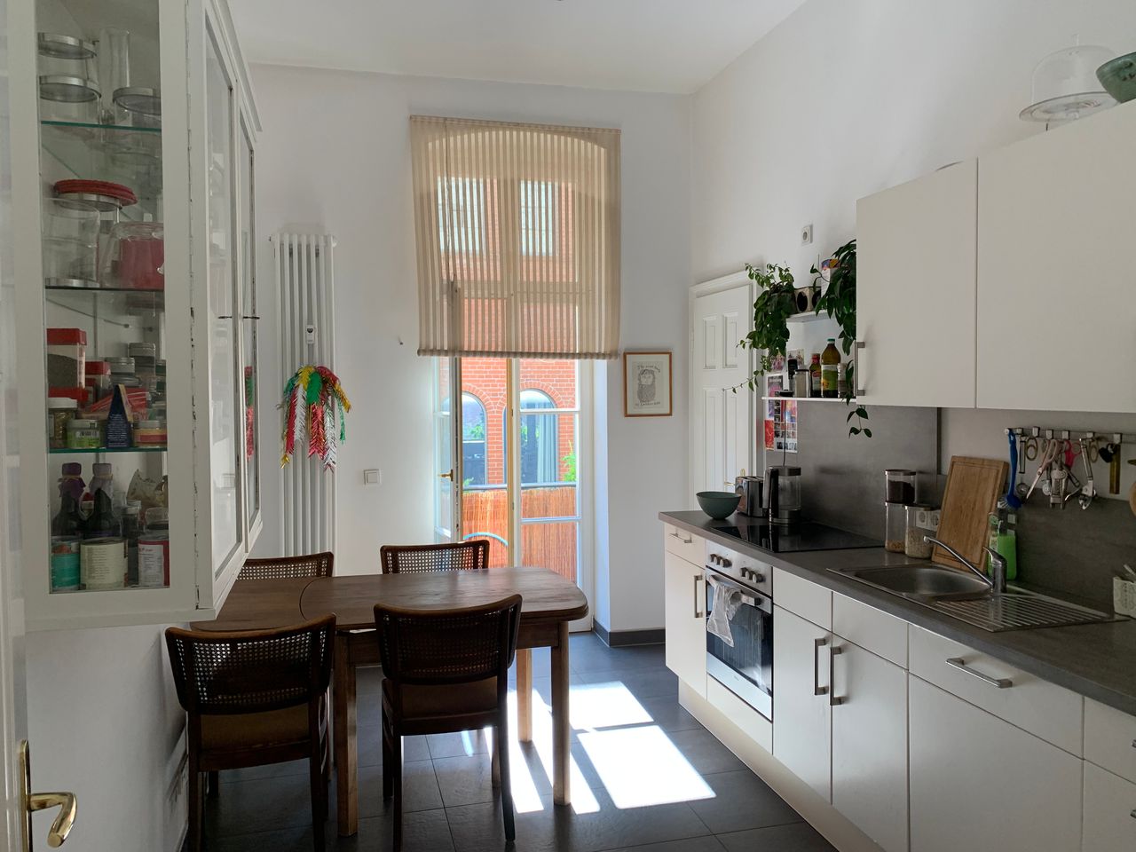 Beautiful apartment with green view directly at Teutoburgerplatz for rent