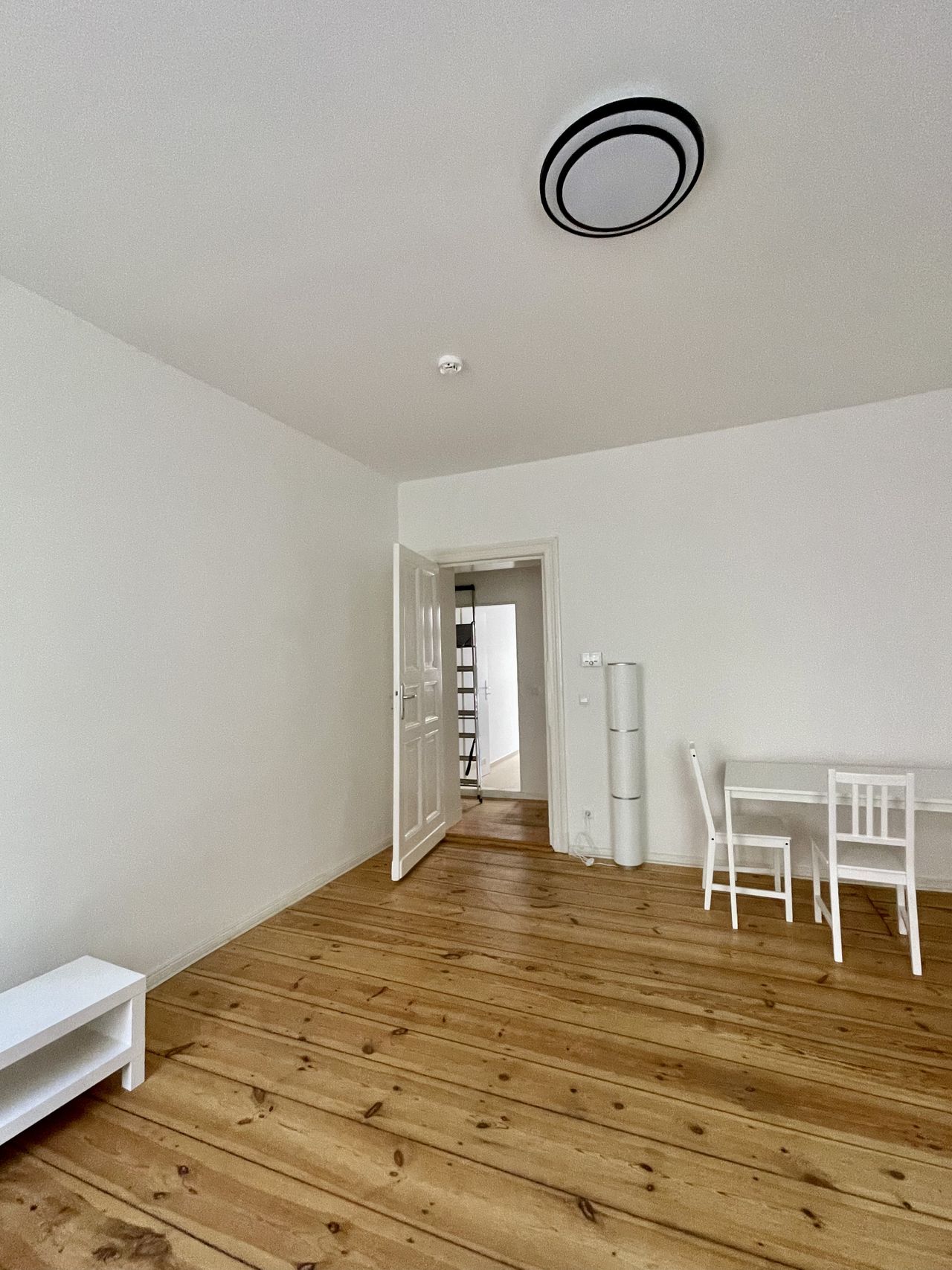 Charming 2-Room Altbau Apartment in Berlin-Moabit – Quiet and Central!