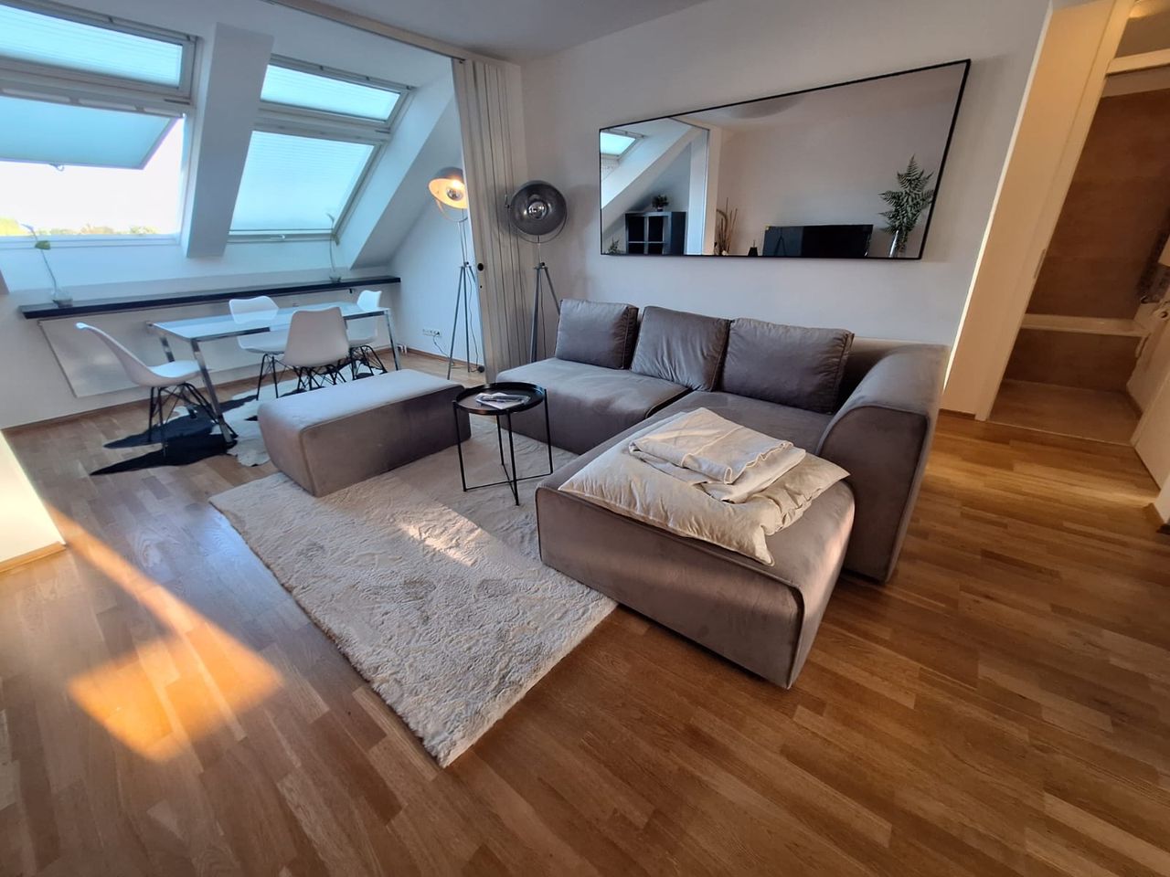 Nice apartment with 3 bedrooms and nice living room in München