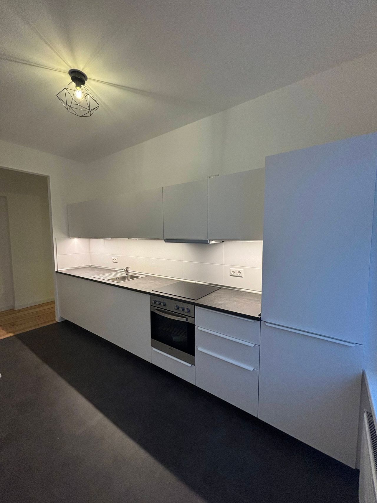 Modern 1 bedroom apartment in central Berlin (Neukölln) available now