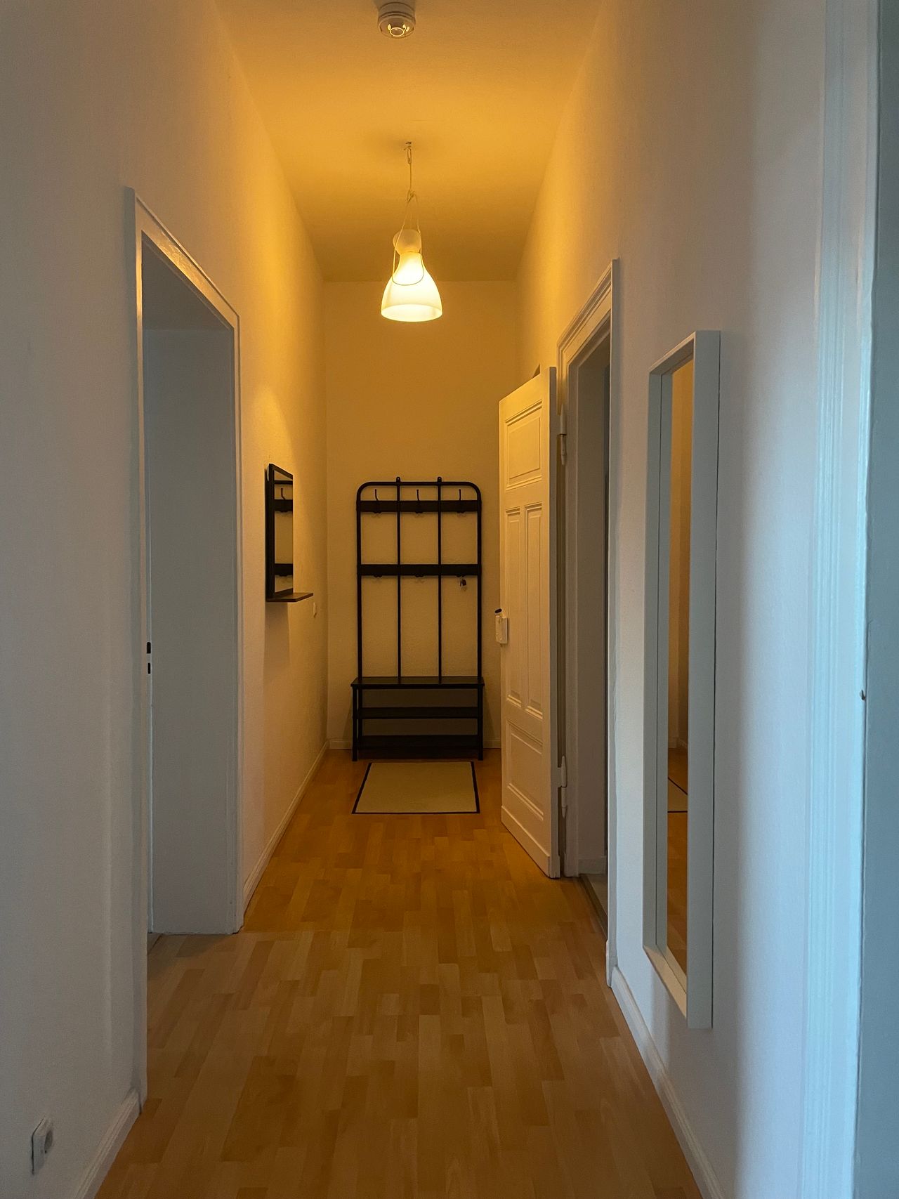 newly furnished 3 room apartment with large kitchen