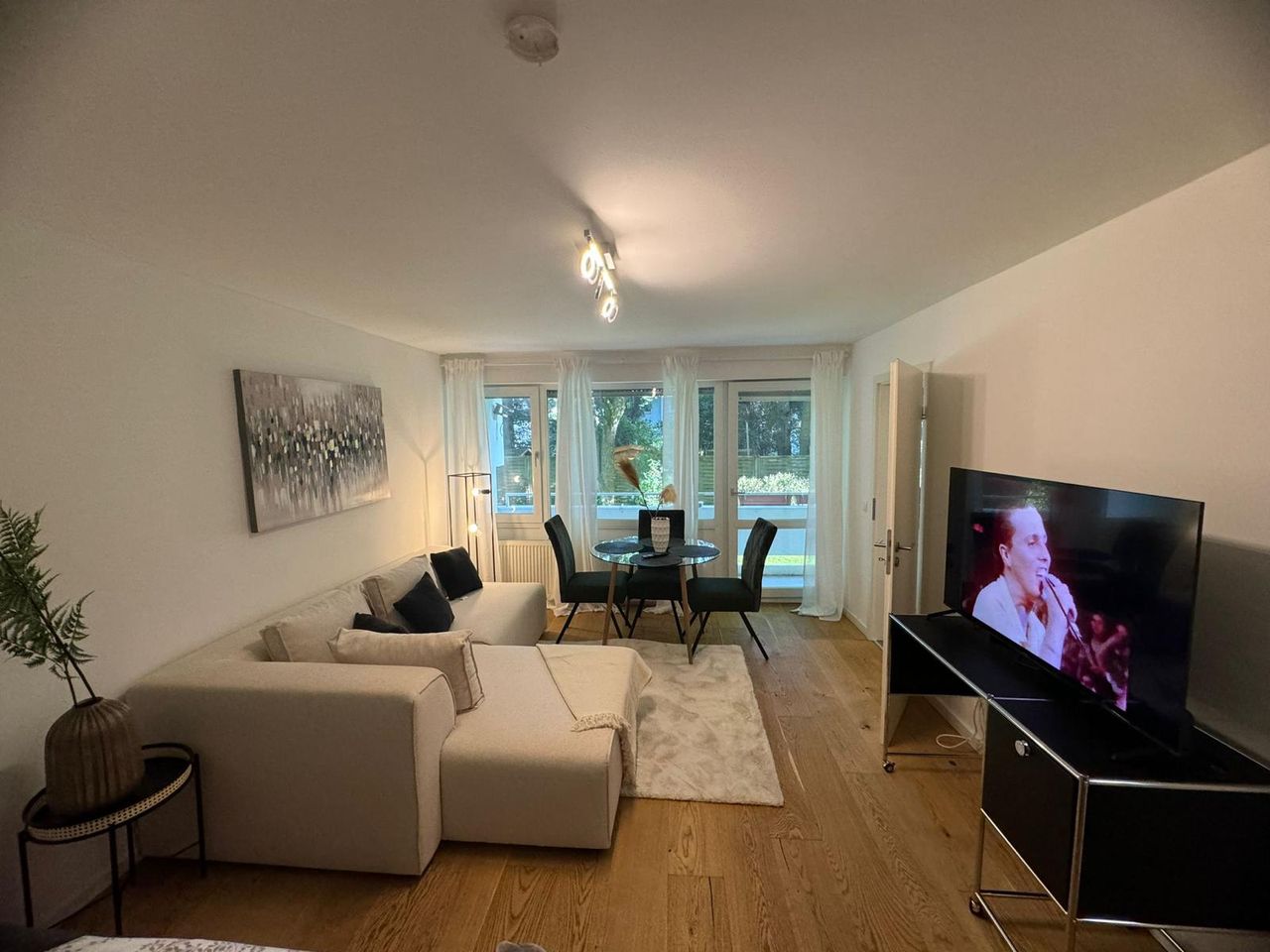 Fully furnished 2-bedroom apartment for rent in Munich