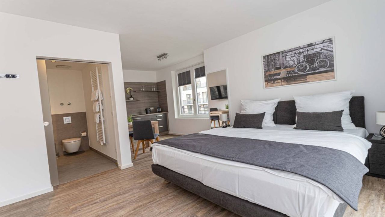 Great apartment in Mitte (Berlin) Request to book: ( magicstay. eu )