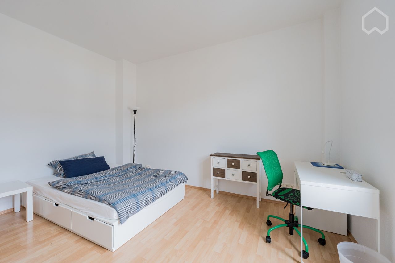 Beautiful 4-room apartment in Adlershof