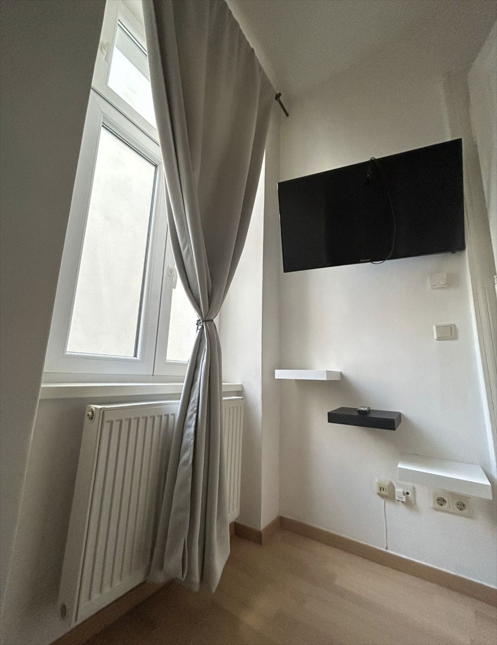 Cits Elegance Central Gem with FREE parking and FAST Internet 250 MBits