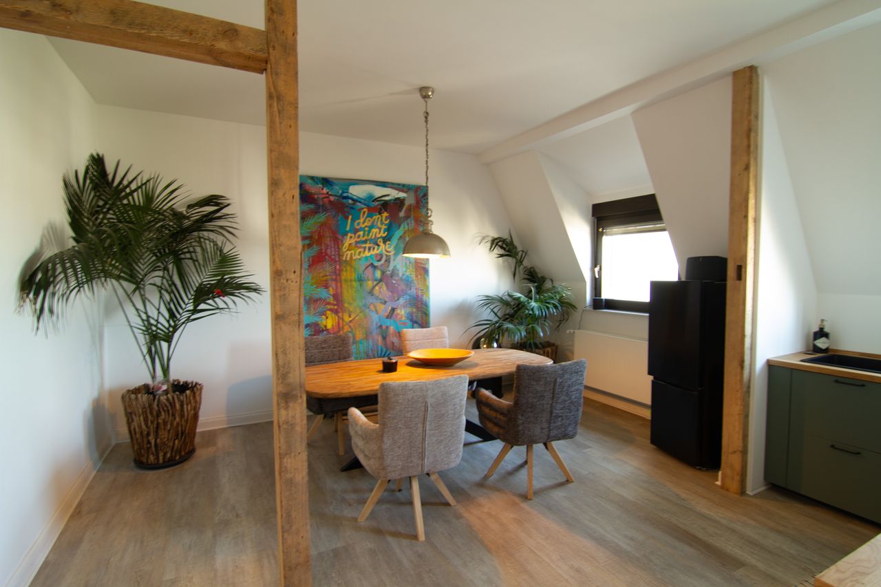 ALTBAU- Freshly refurbished & stylishly furnished 2.5-room apartment in Mülheim Ruhr