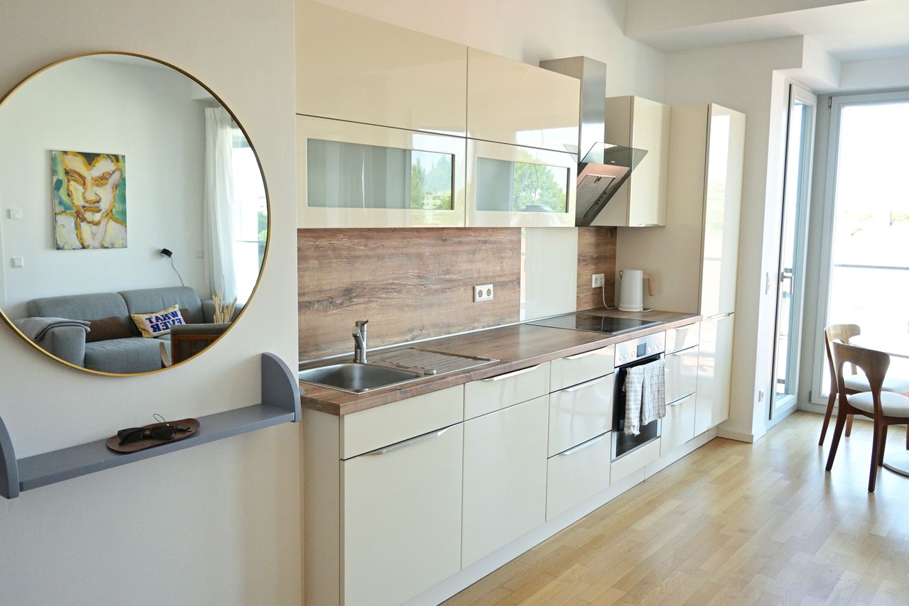 Modern Studio with Balcony & Park Views – Central Berlin