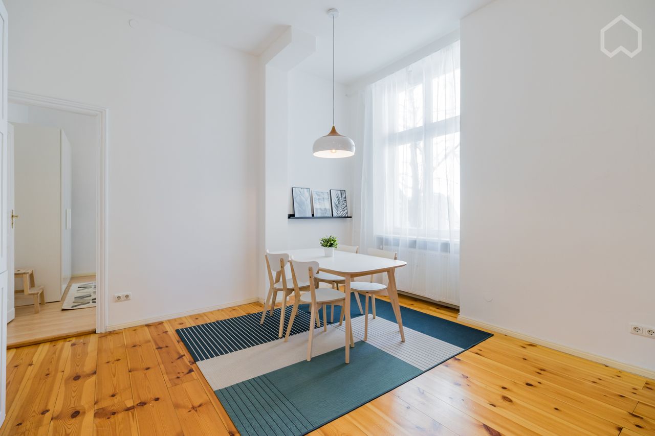 Modern, spacious and beautiful two room flat with balcony in the Hausburgviertel in Friedrichshain