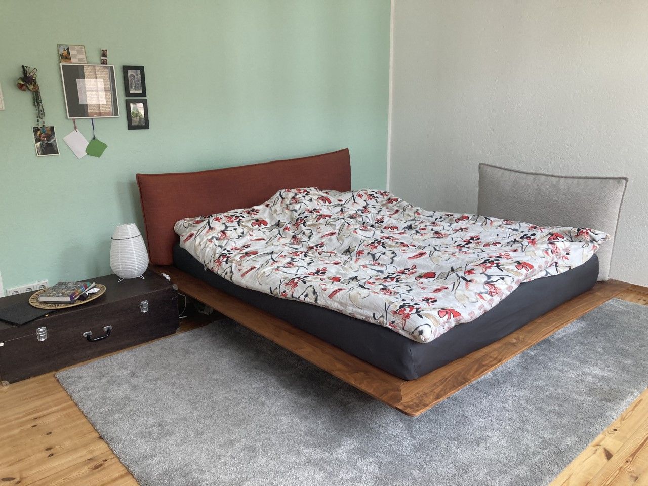 Fully furnished 3 room flat in a renovated old building for 1 year rent, in the heart Frankfurt Bornheim, ideally connected to PT