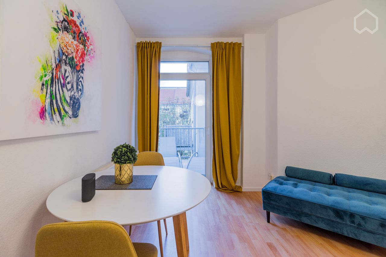 Fashionable & cozy apartment with balcony in a good location in Friedrichshain