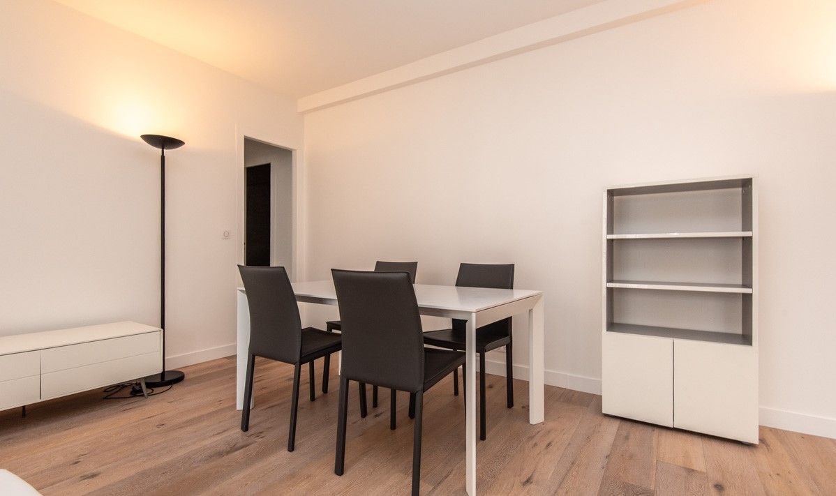 Apartment 55m², Paris 15th District Town Hall