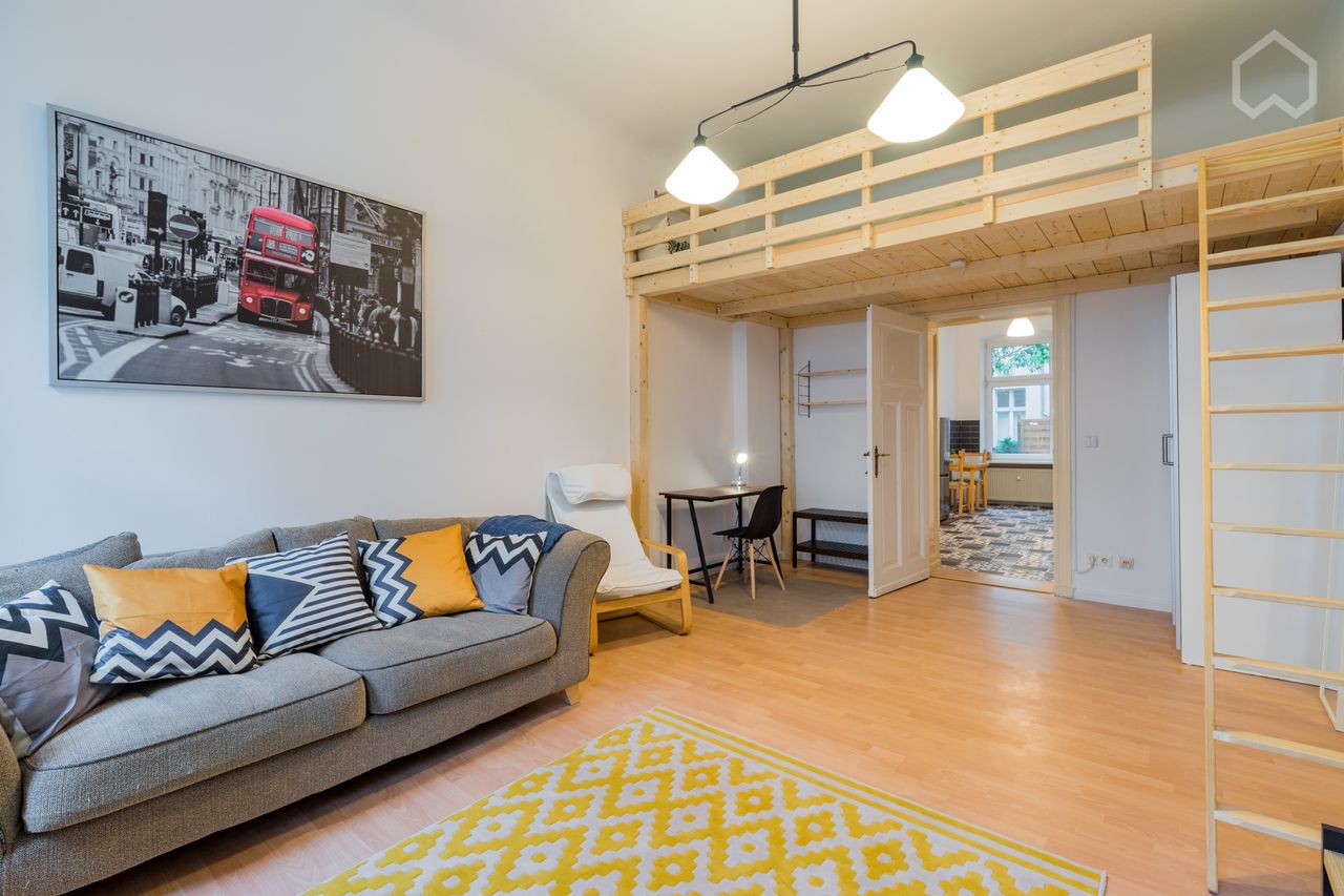 Cosy loft located in Siemensstadt next to the Technology campus with garden and good tube connection