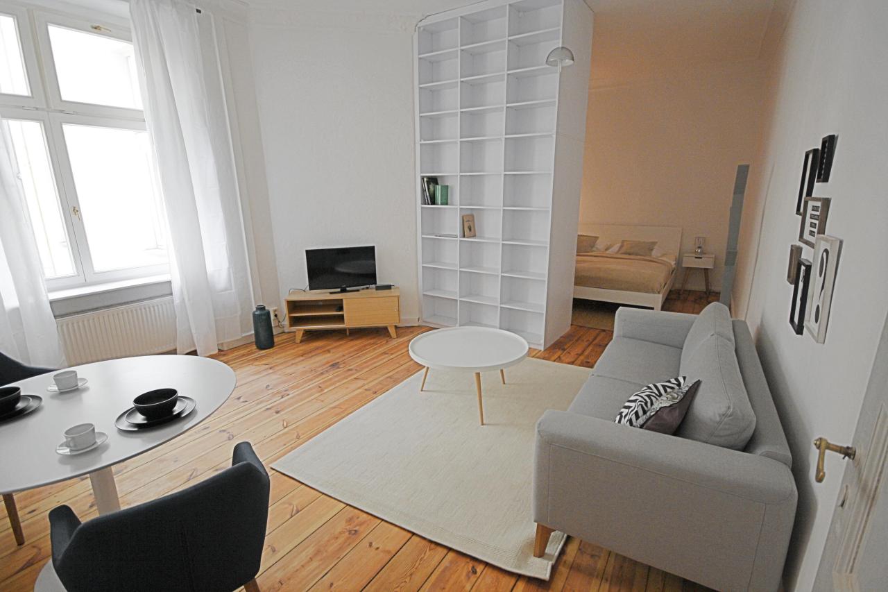 Bright & awesome 1-room apartment in Prenzlauer Berg (1.OG)
