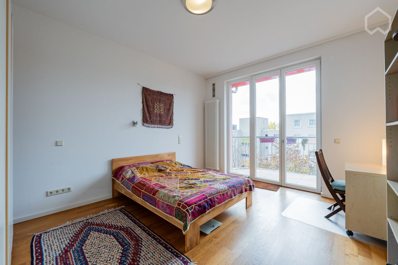 Attractive 2-room apartment with impressive view over Berlin-Mitte