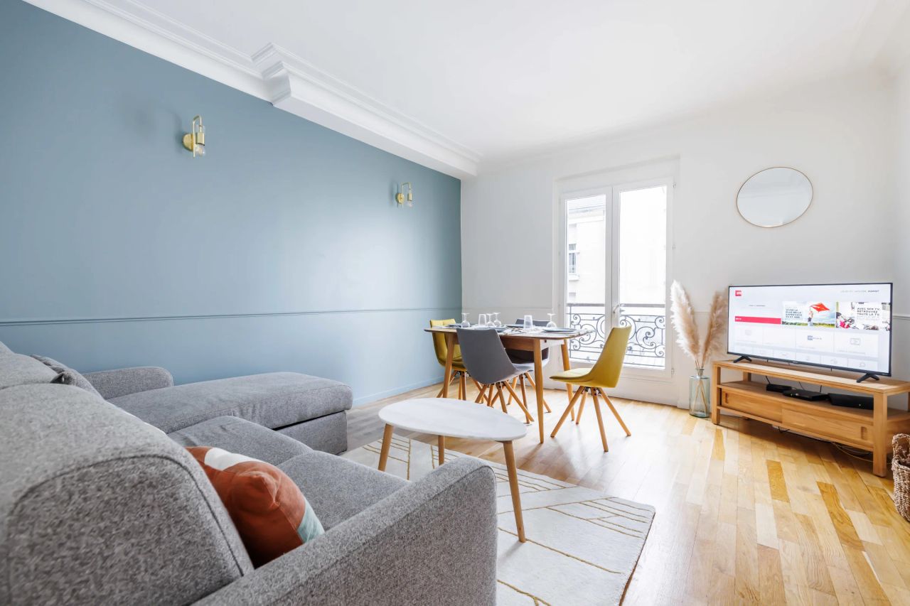 Elegant Parisian Retreat: 2-Bedroom Gem in the Heart of the 17th Arrondissement