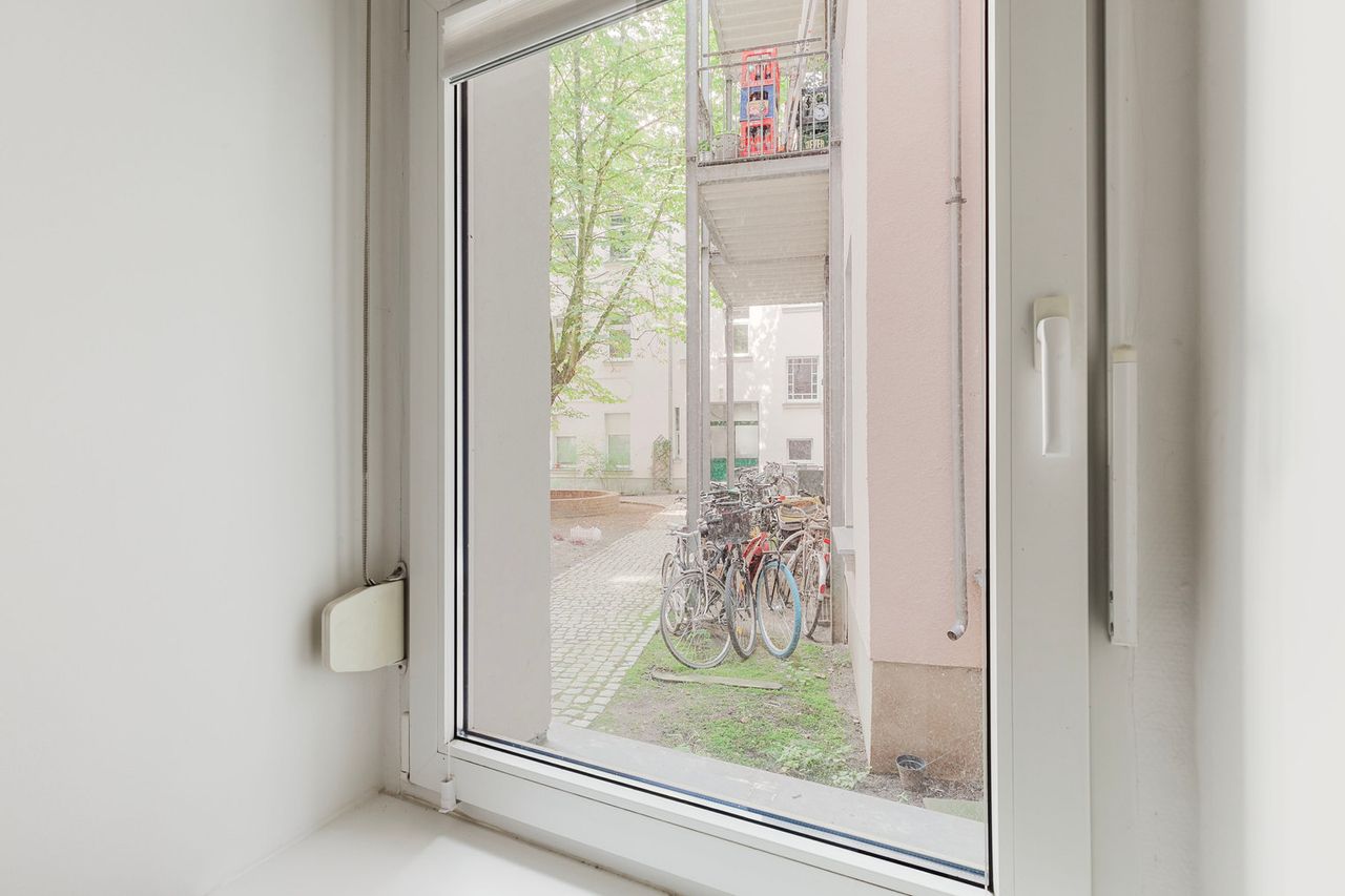 Cool Friedrichshain Studio, Furniture, Decor & Kitchen