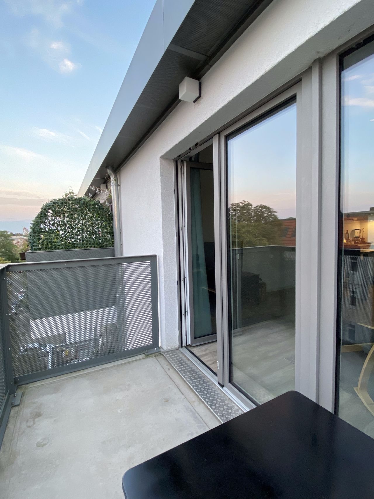 Top-floor modern apartment with terrace and fast internet in Oberschöneweide