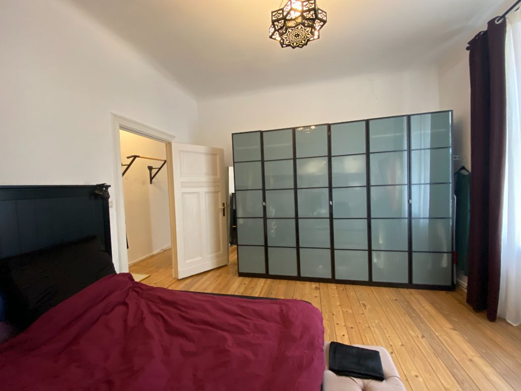 Bright 1 br apt. with high tech, gym equipment and art