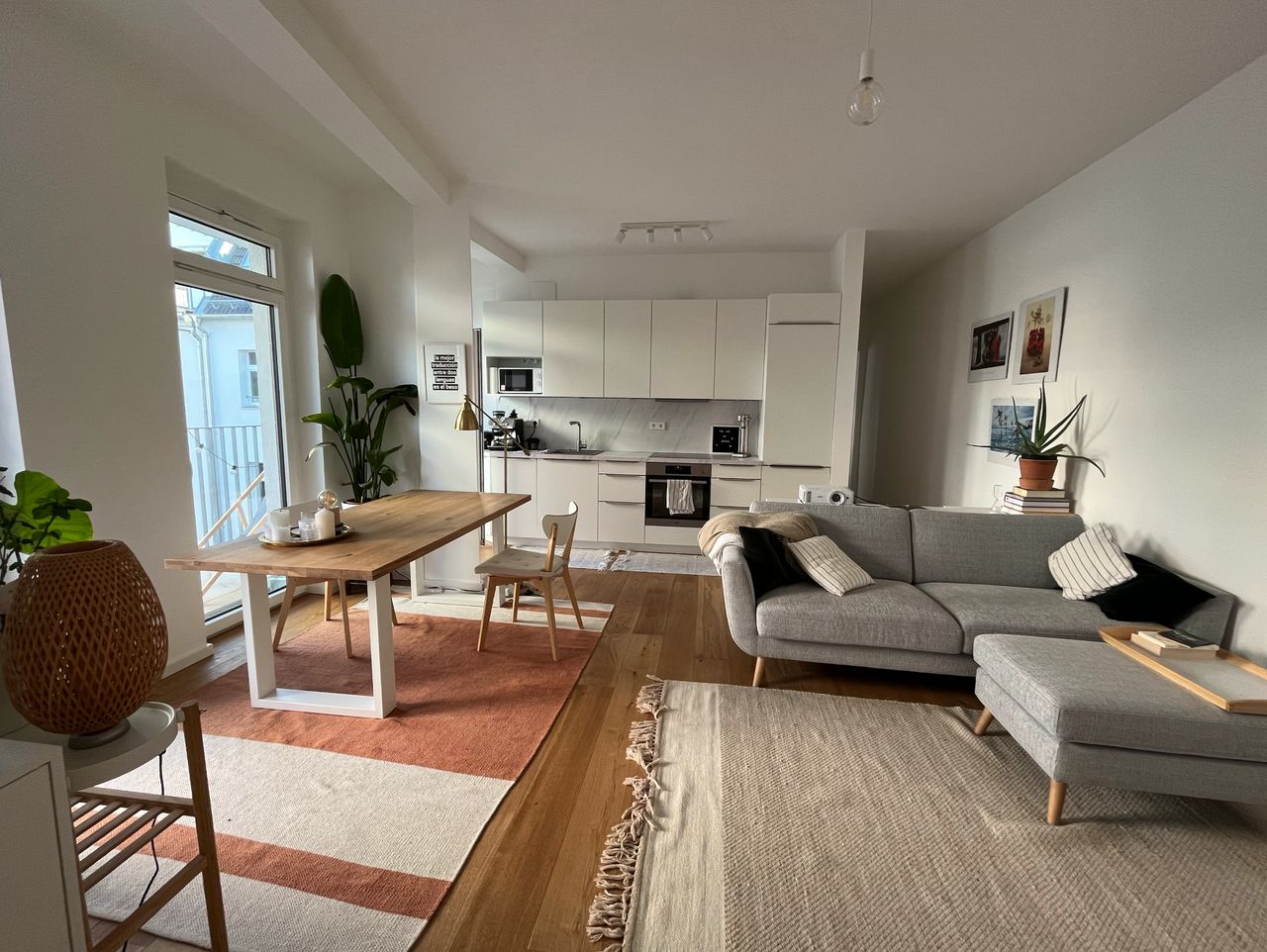 Spacious, light filled and fully furnished Neubau in Prenzlauer Berg