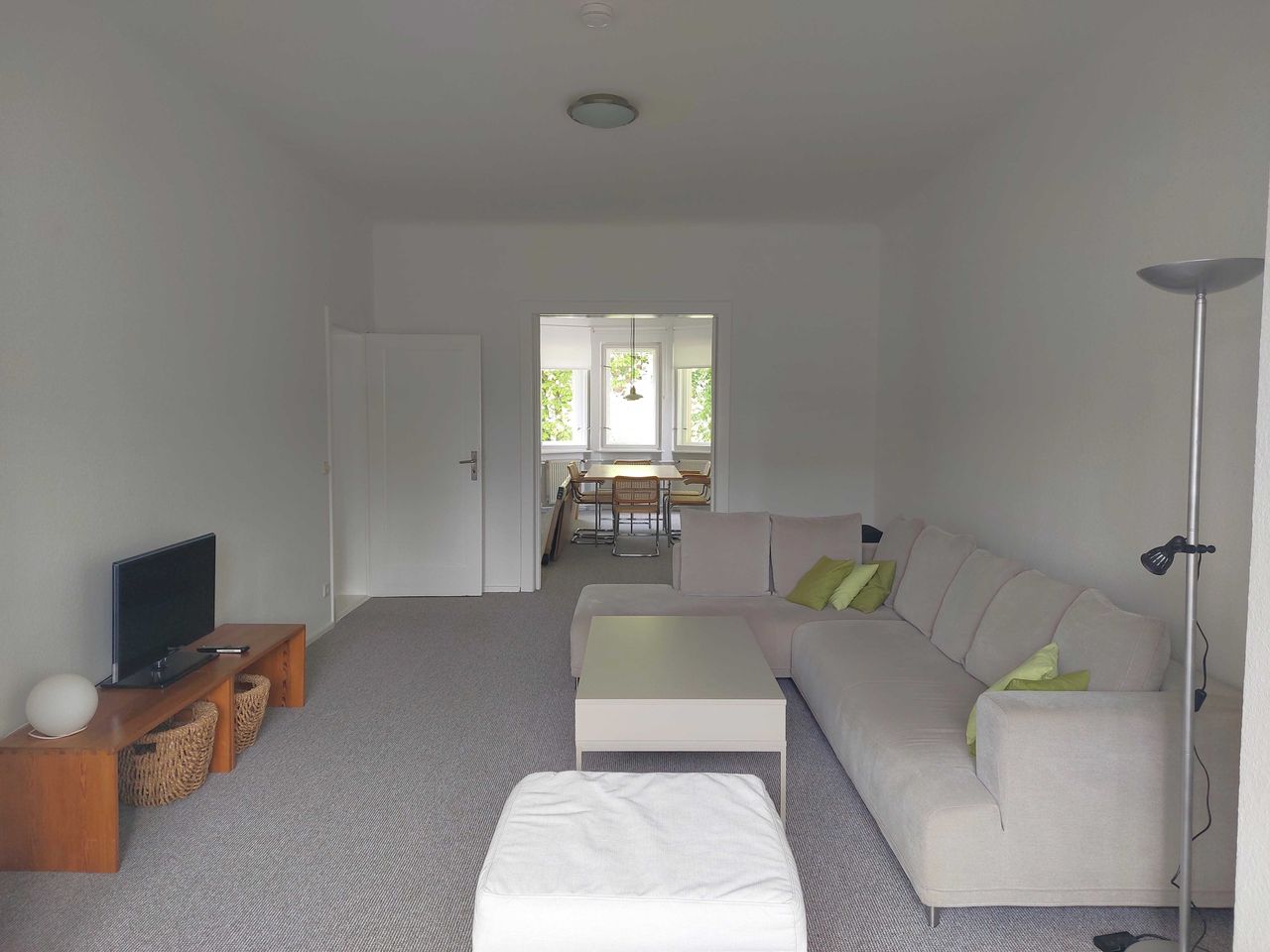 First occupancy - spacious, bright, quiet, green: furnished flat with excellent connections
