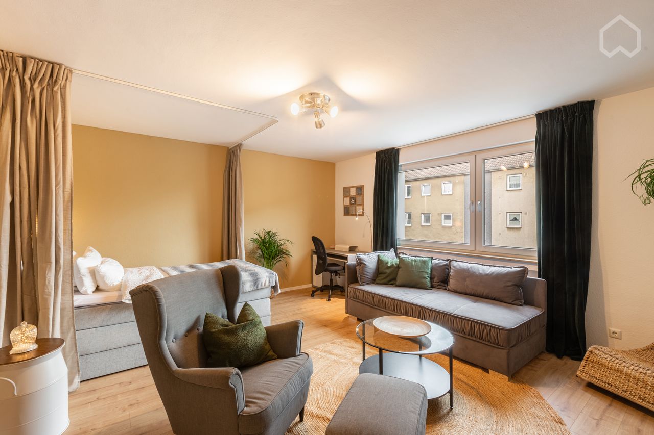 Modern apartment, freshly renovated with sunny balcony centrally located in Cologne-Gremberg