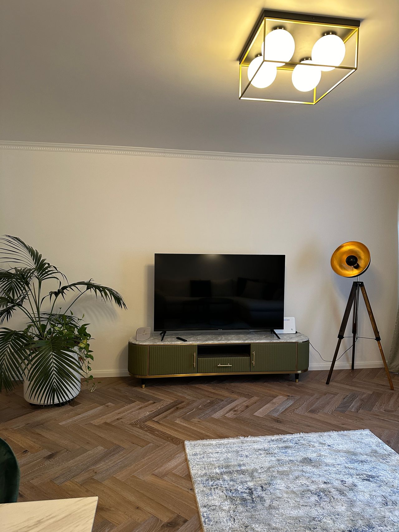 Highend furnished  2-room apartment in the heart of Frankfurt (Holzhausenviertel) - first occupancy after core renovation