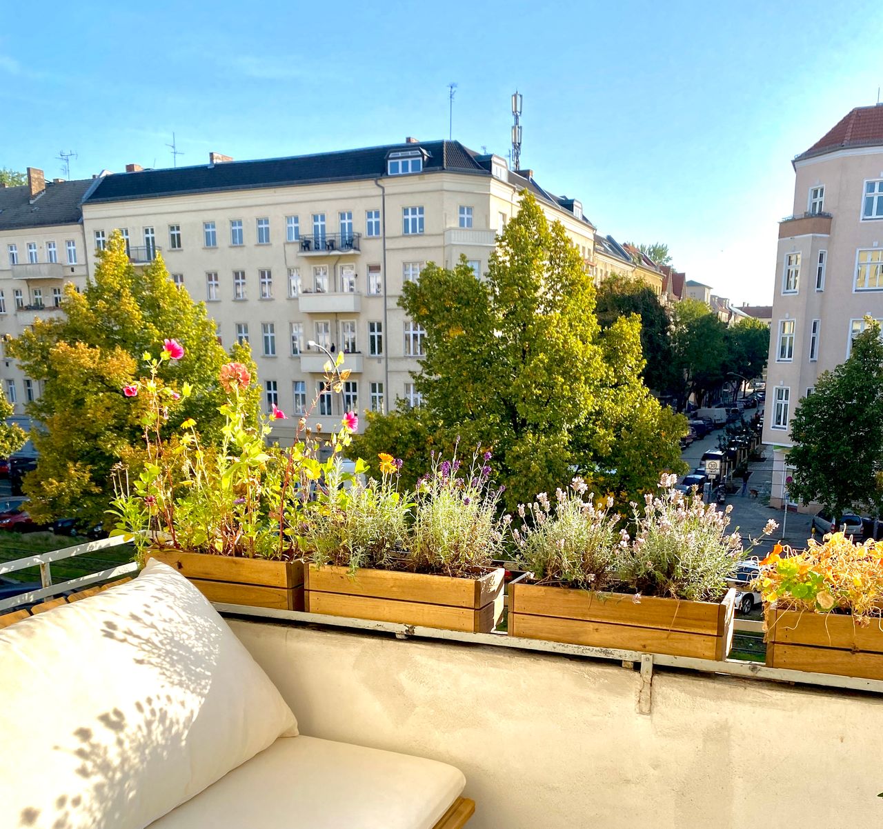 Wonderful sunny apartment in Friedrichshain