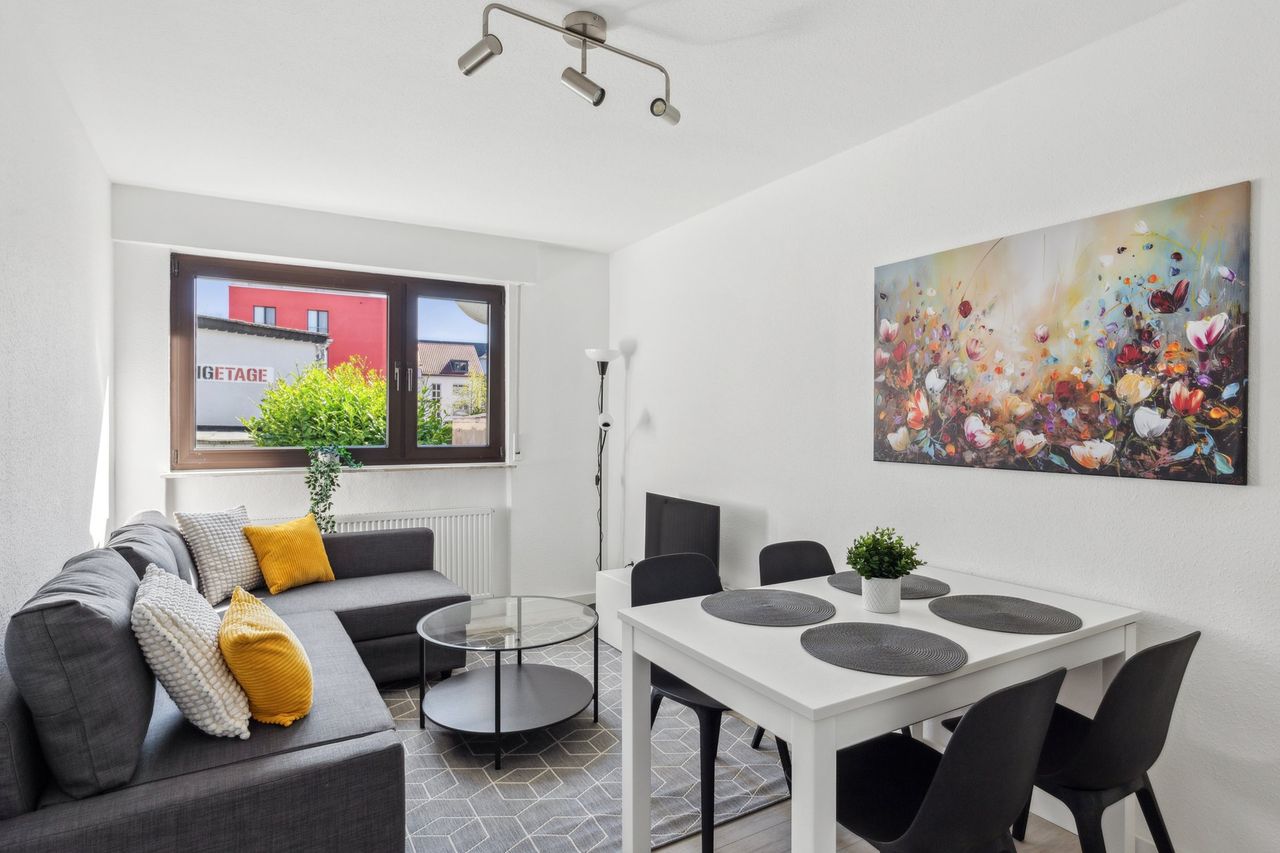 Stylish 2-Room Apartment near Berger Straße – Fully Furnished & Ready to Move In, Central Location in Frankfurt