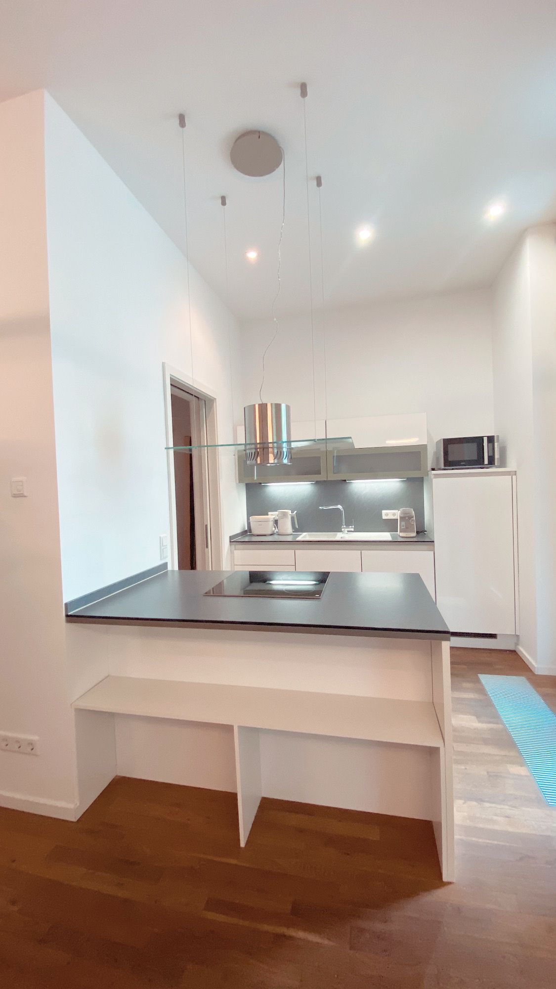 Exclusive apartment in the heart of Berlin including a garage parking space.