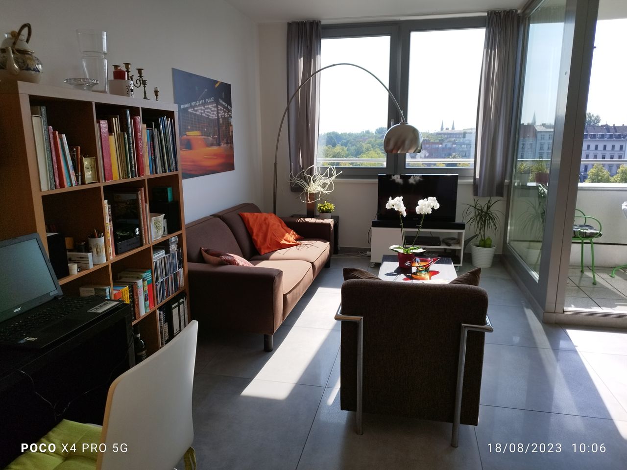Sunny 3-rooms apartment in best location in Mitte, balcony  with direct   waterview!!