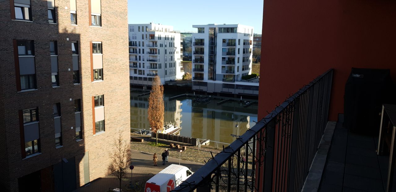 Comfortably living at Westhafen in the Gutleut quarter - river promenade directly in front of the front door