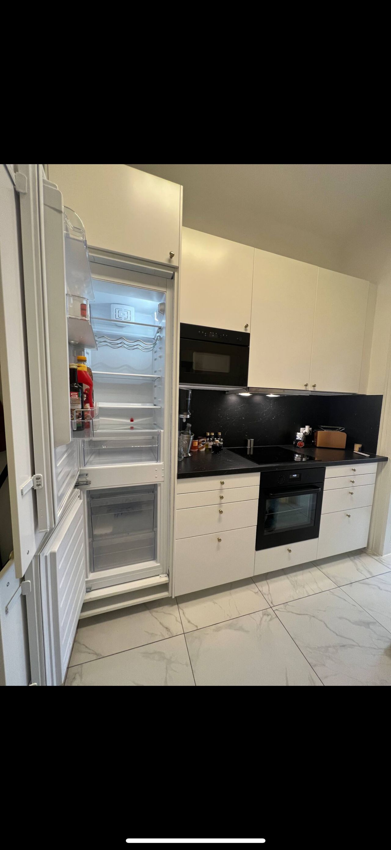 Gorgeous and awesome studio in popular area