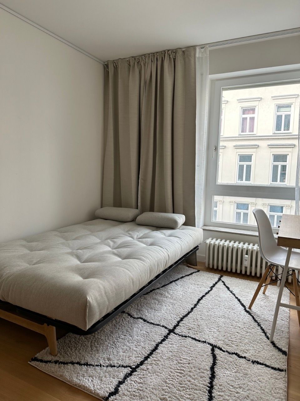 Sweet Home with direct Park Access in the Heart of Berlin Mitte