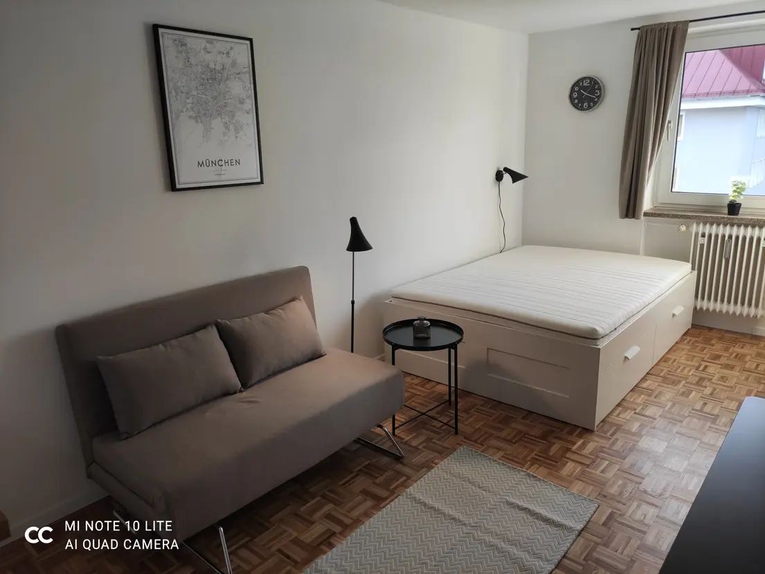Newly renovated 1 room apartment in Neuschwabing