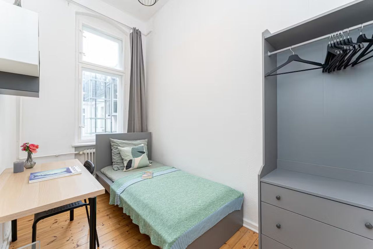 Lovely cozy room in Uhlandstraße in Berlin