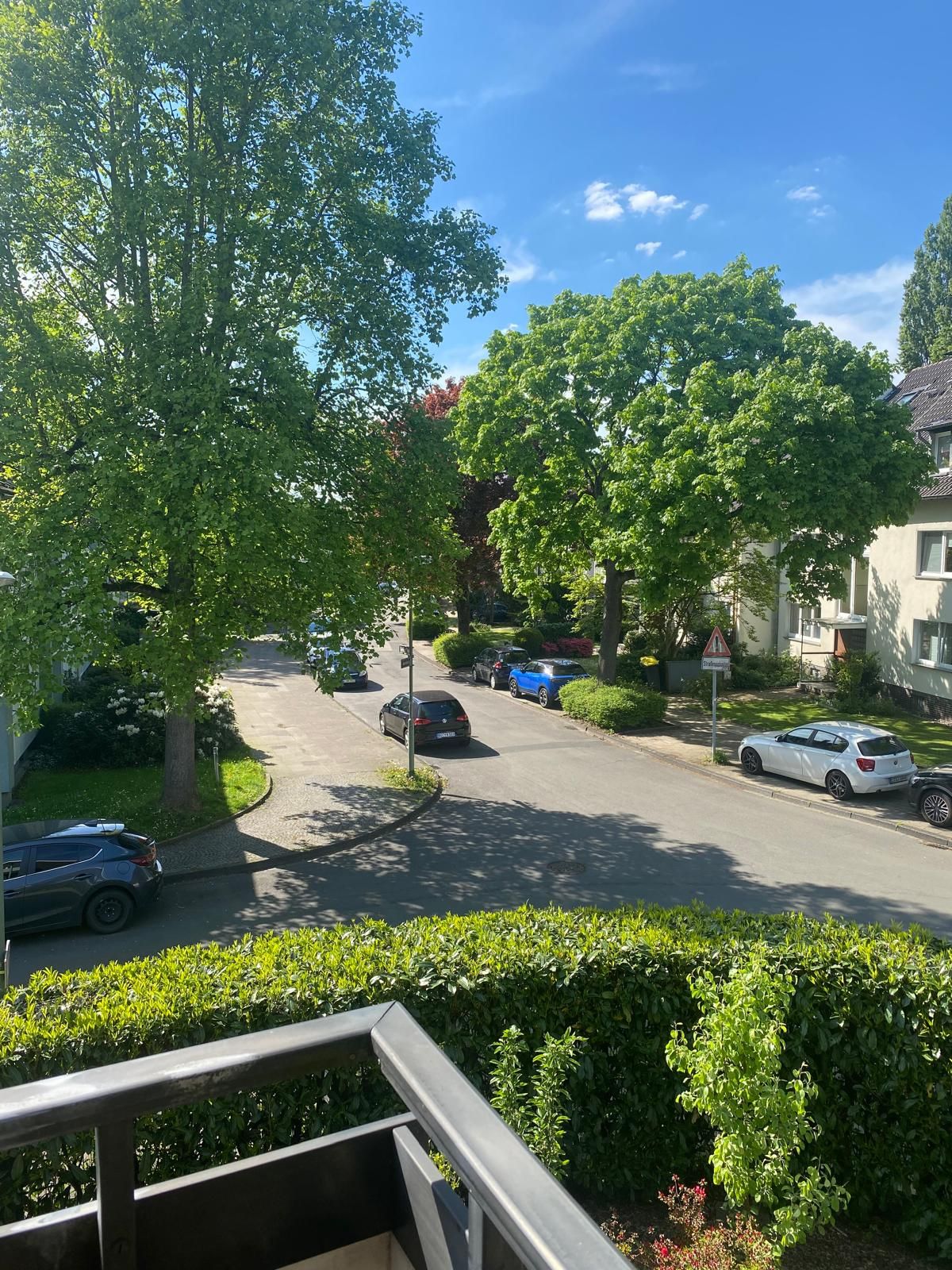 Nice and Sunny, Scandi-style 2.5-room apartment by the Siepenthal – with balcony, garden access & parking suite located in Essen