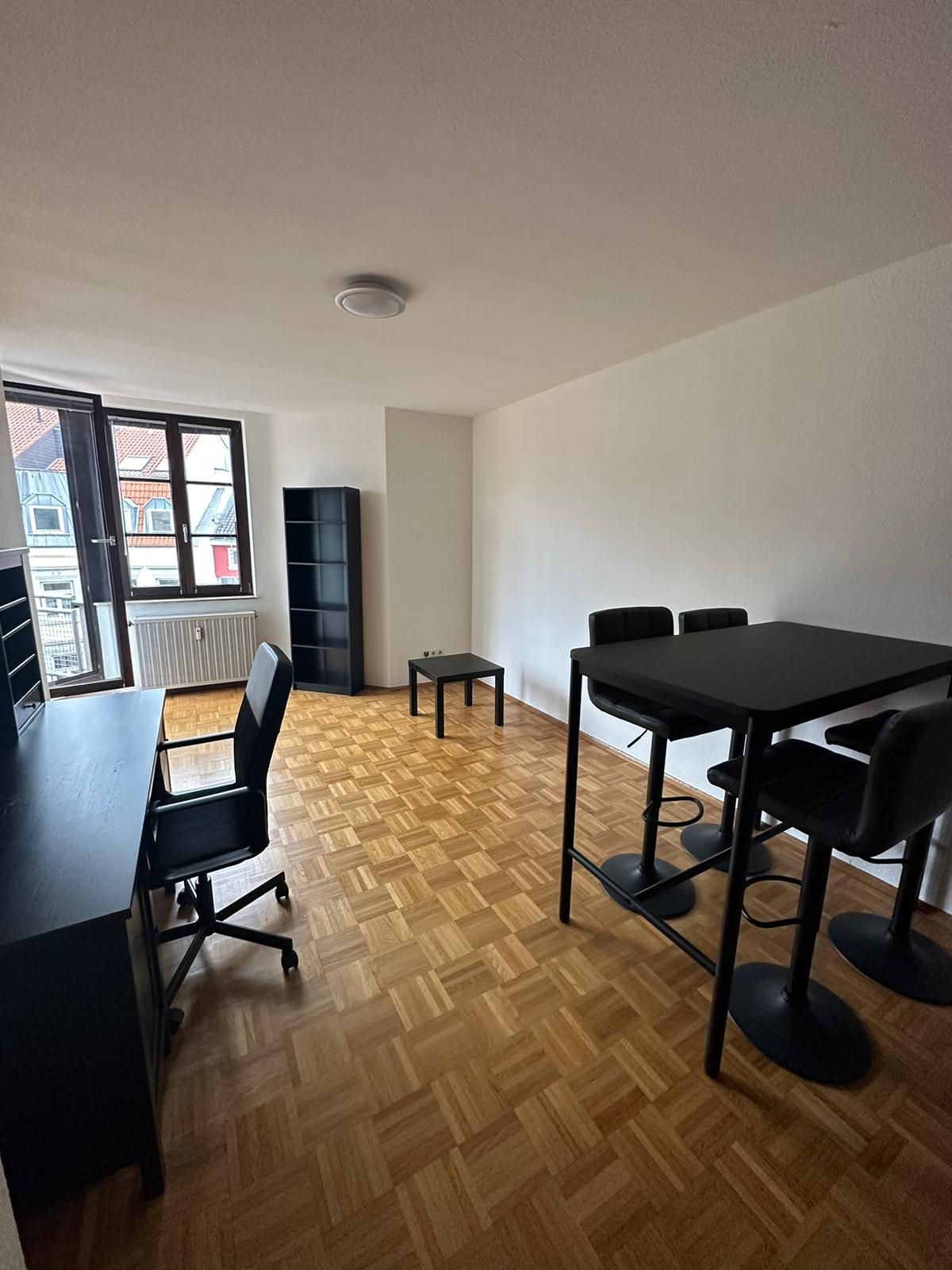 Furnished two room apartment with balcony and elevator near Schanz