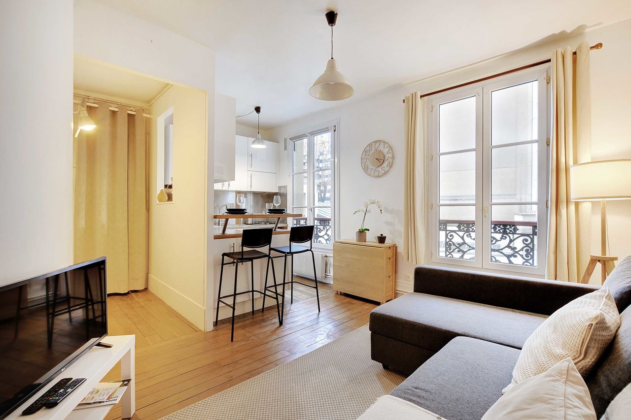 Charming 1BR Apartment with Elevator Access in Quiet 15th Arrondissement