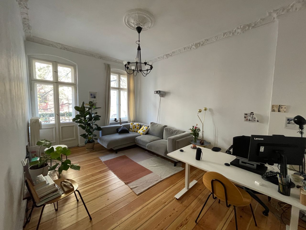**SHORT TERM** (16 DAYS) 28.08 - 12.09 - LOVELY 2 ROOM FLAT - U RATHAUS NEUKÖLLN
