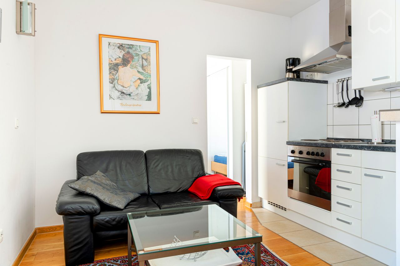 Cozy studio apartment in Cologne (ready to move in only with a suitcase!)