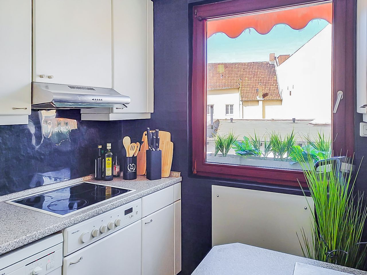 Elegant Apartment at the Heart of the Old Town Market