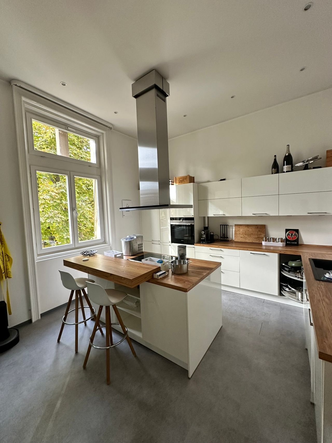 Stylish & Luxurious Bel Étage Apartment in Central Wiesbaden