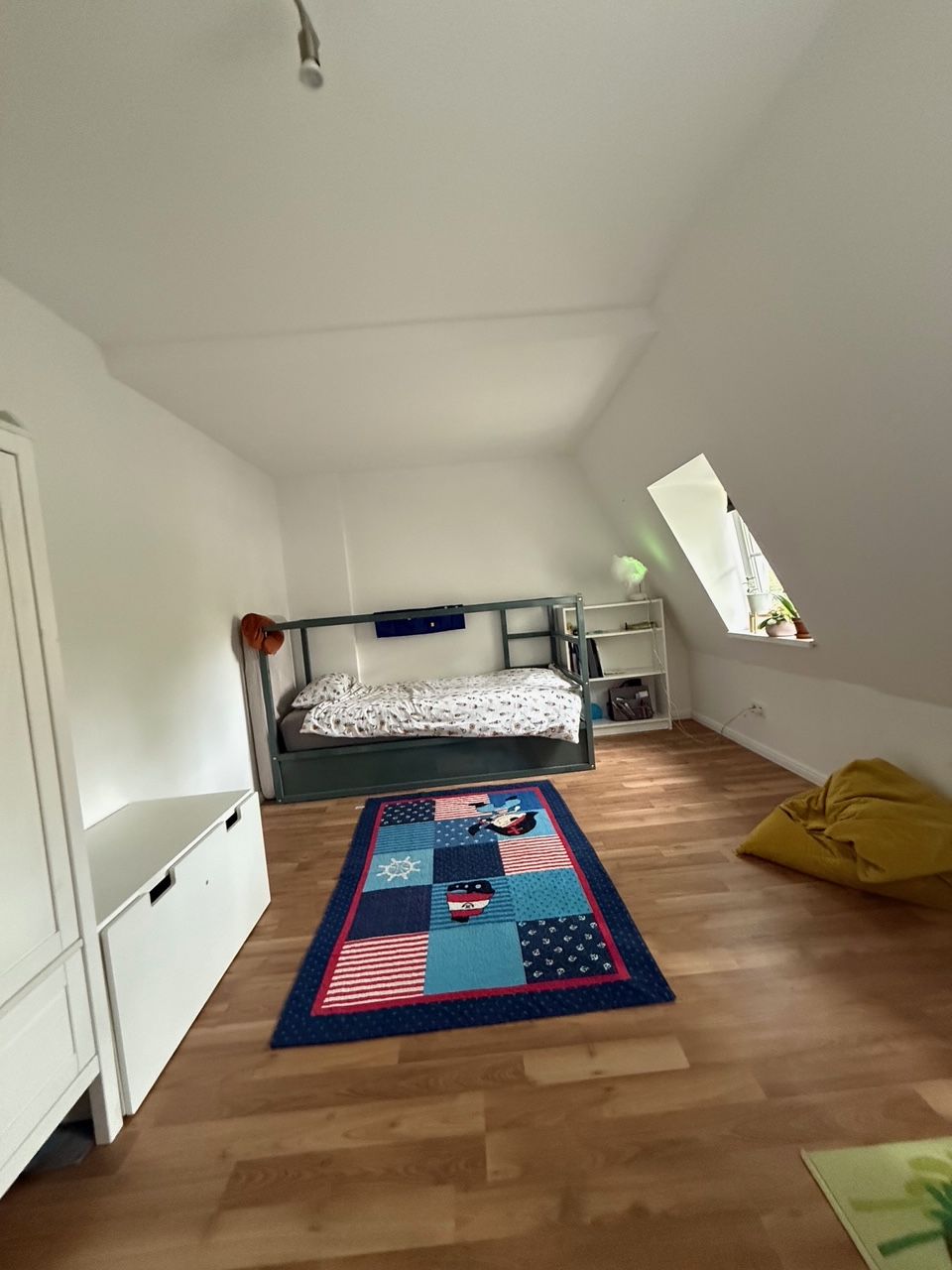 Charming, Renovated 3-Room Apartment with Private Terrace