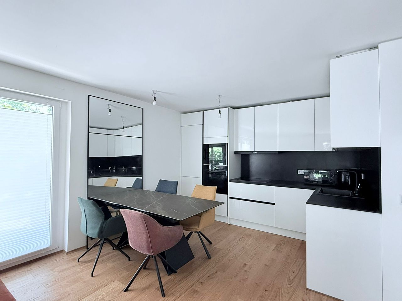 Bright & Furnished 2 Rooms Apartment with Private Garden – Near U-Bahn
