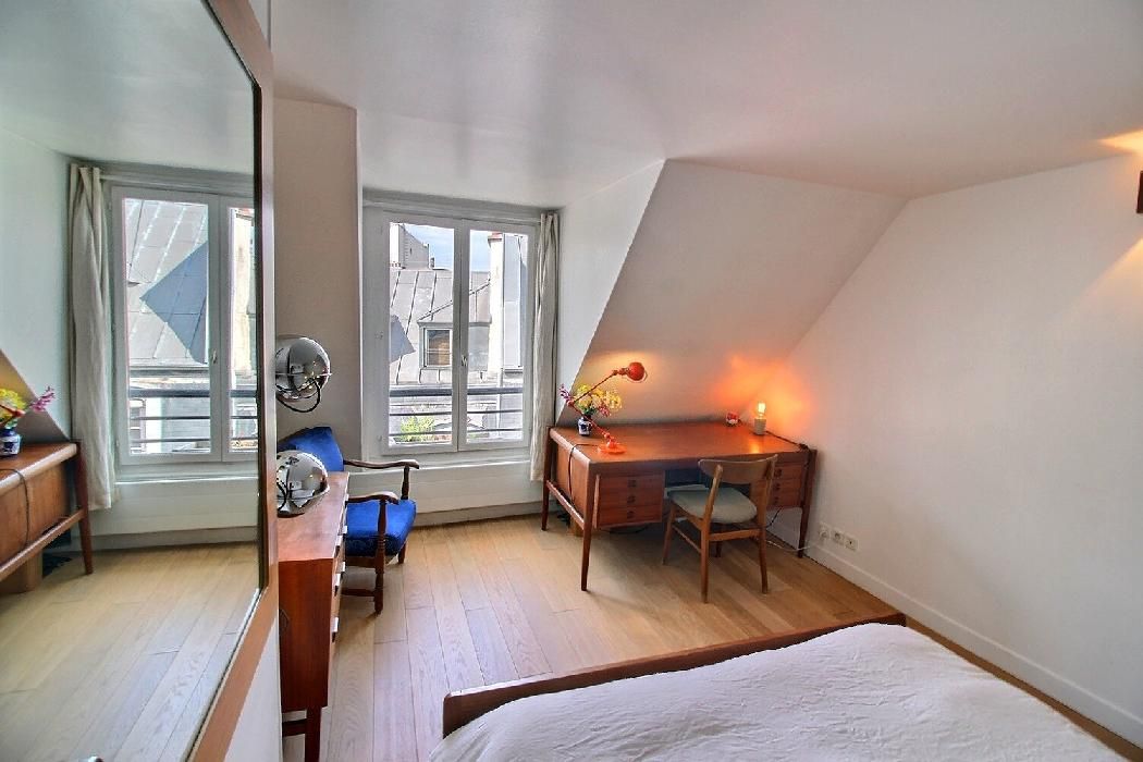 Rental Furnished flat - 4 rooms - 110m² - Louvre - Palais Royal